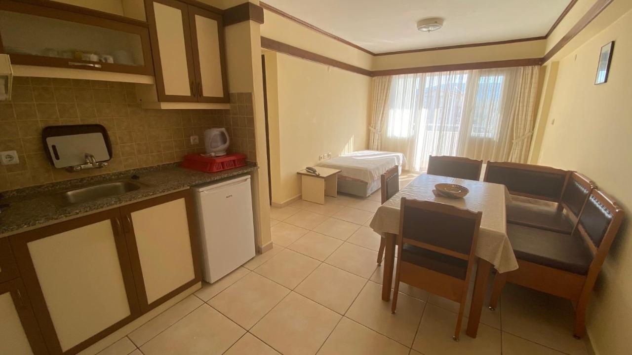 Oya Family Suites คูซาดาซี ภายนอก รูปภาพ