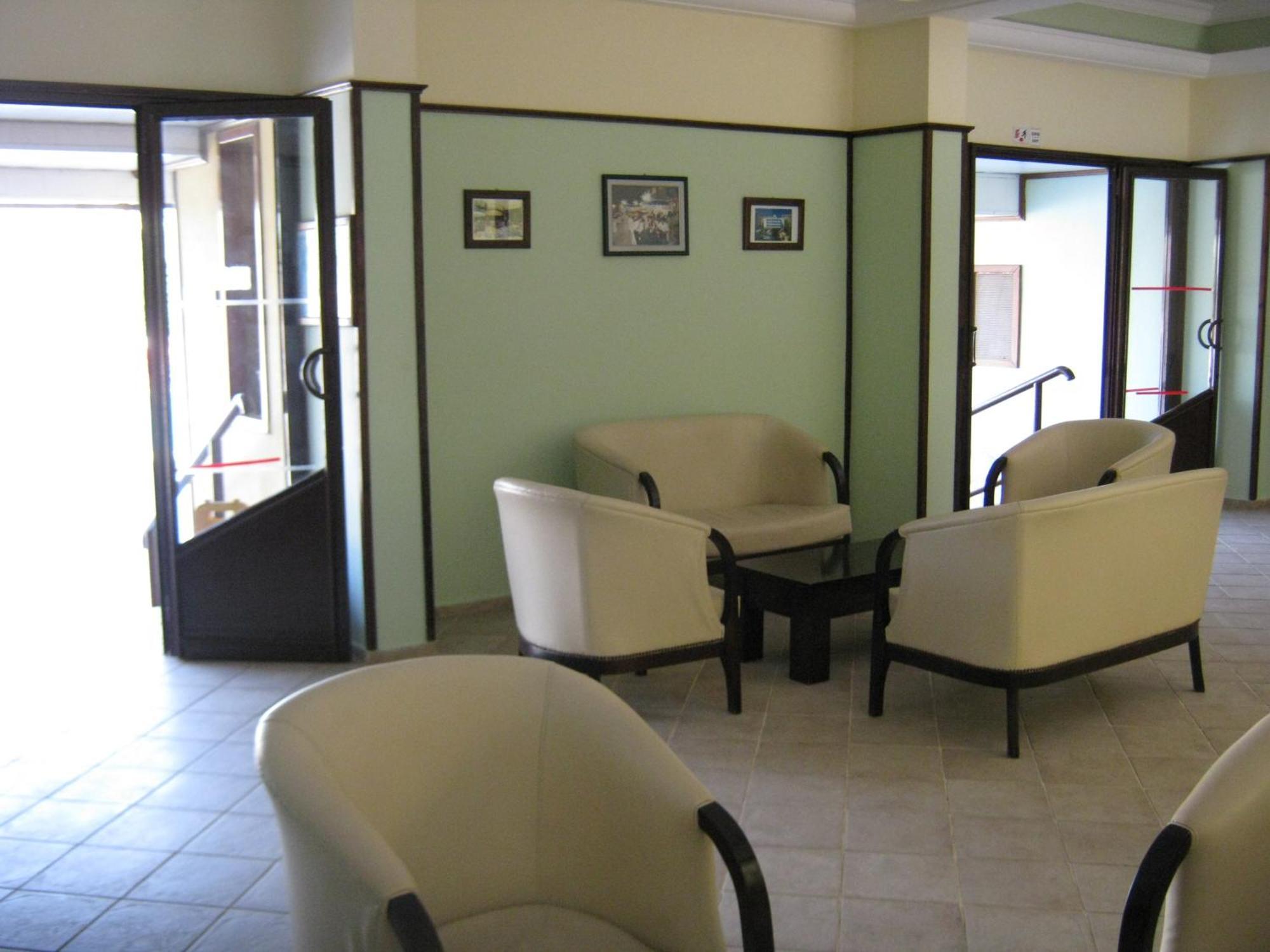 Oya Family Suites คูซาดาซี ภายนอก รูปภาพ