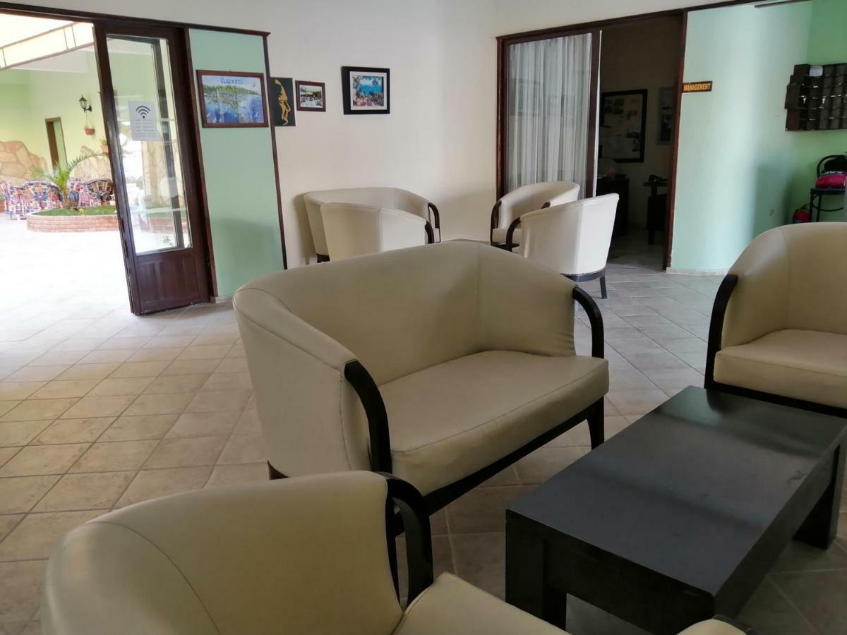 Oya Family Suites คูซาดาซี ภายนอก รูปภาพ