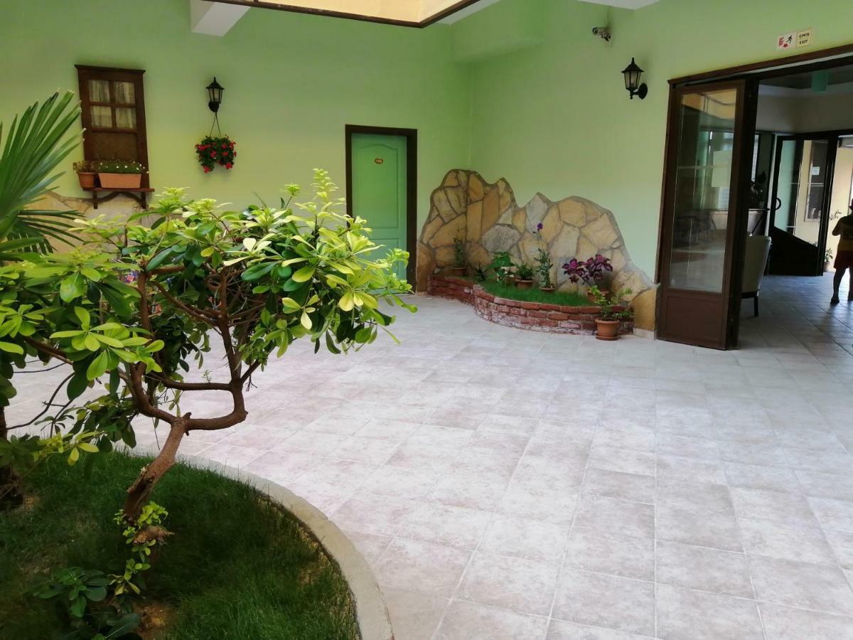 Oya Family Suites คูซาดาซี ภายนอก รูปภาพ