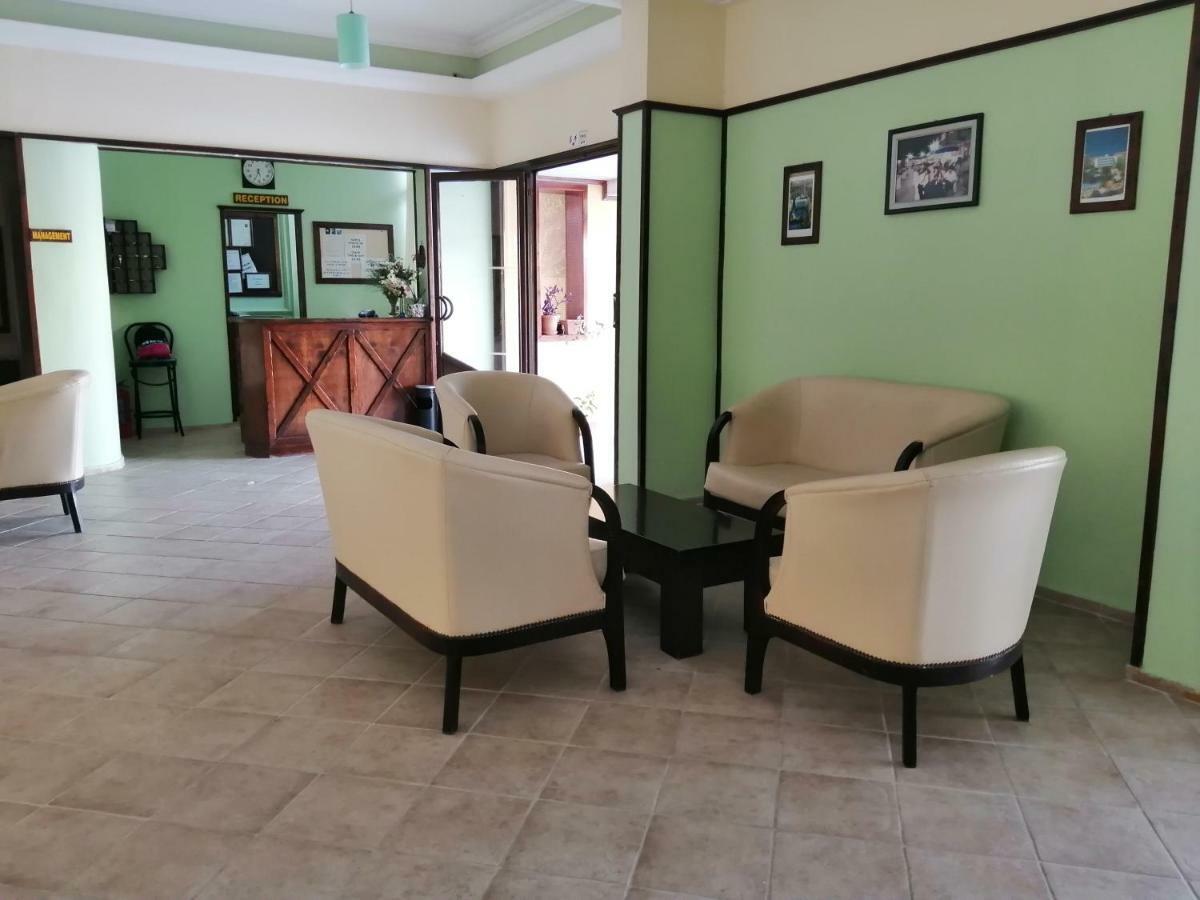 Oya Family Suites คูซาดาซี ภายนอก รูปภาพ